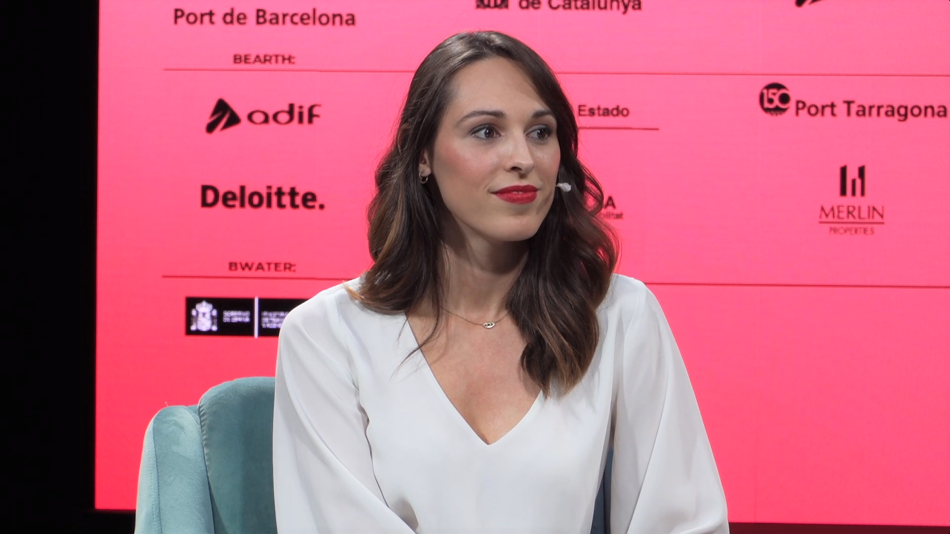 Elena Gil en una entrevista de televisión